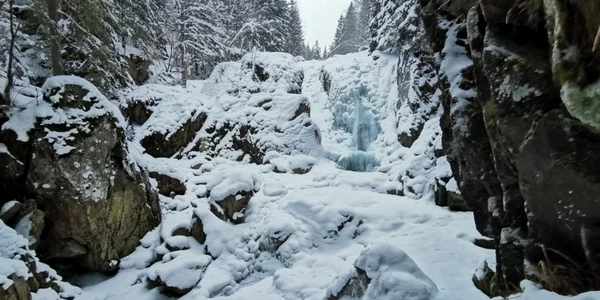 Cascada Lolaia din Retezat. Foto