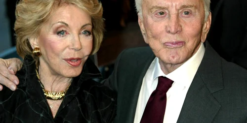 Anne si Kirk Douglas