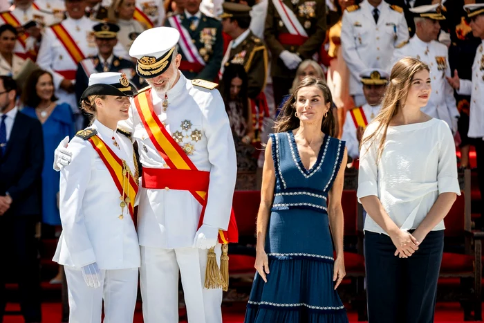 Regele Felipe, Regina Letizia, Prințesa Leonor și Infanta Sofia foto profimedia (1) jpg