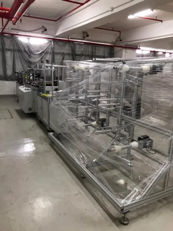 Aşa arată utilajul  cu care se vor  fabrica măşti  pentru prichindei 