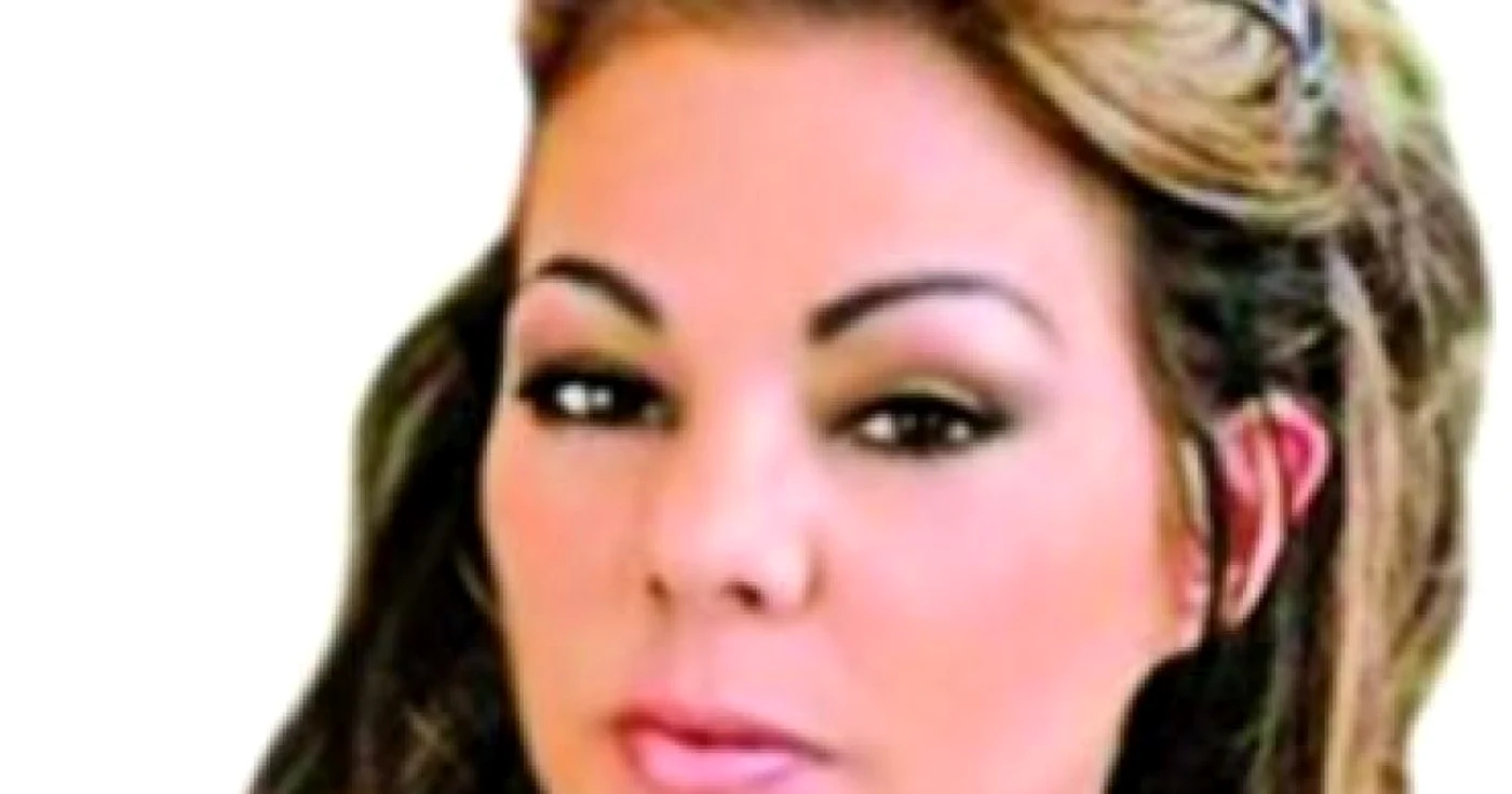Sandra simte că nu mai face parte din România