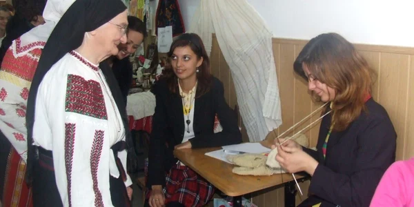 Corina Anghel a învăţat să lucreze de la bunica ei