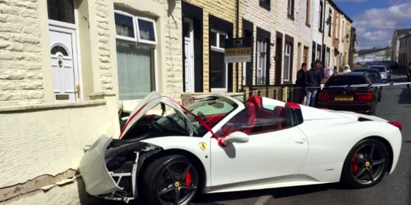 ferrari avariat