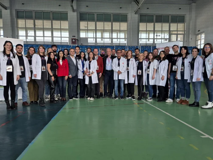 Caravana medicală de la Vălenii de Munte, județul Prahova/FOTO: Caravana medicală