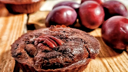 briose de cacao cu prune jpg