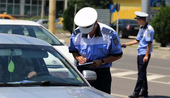 Conduceţi prudent! Poliţiştii dau amenzi majorate!