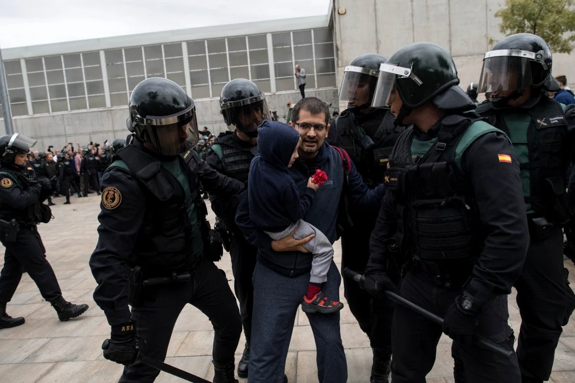 Confruntări între poliţişti şi protestatari în Catalonia FOTO Guliver Gettyimages