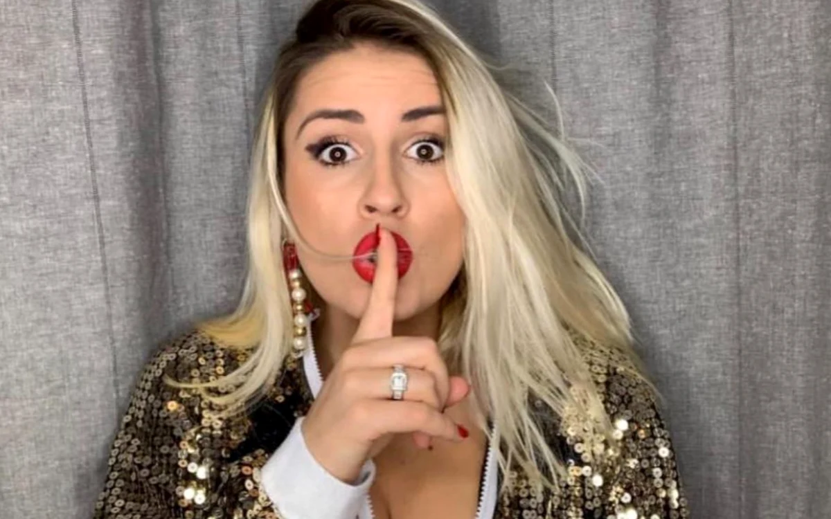 VIDEO Cristina Almășan a dezvăluit sexul bebelușului în cadrul unei petreceri de vis!