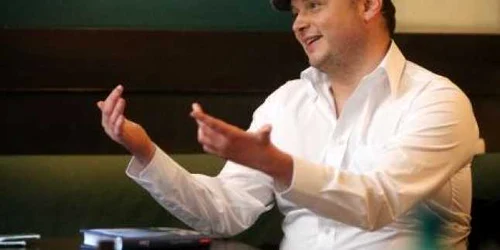 Cătălin Dorian Florescu s-a întors în oraşul natal pentru a lansa romanul "Zara"
