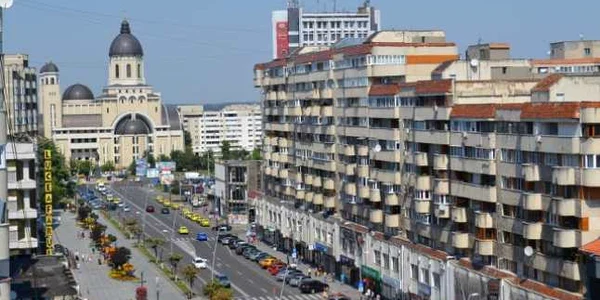Traficul rutier a fost redeschis în centrul oraşului Bacău