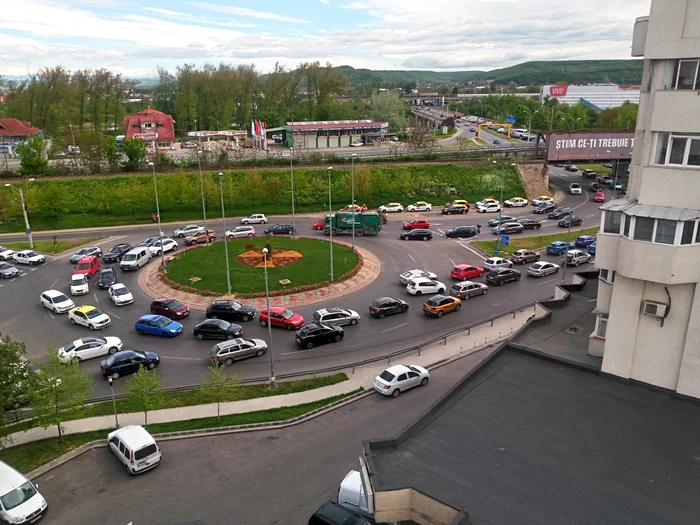 Mașinile vechi, o cauză principală a aerului poluat din România FOTO Denis Grigorescu