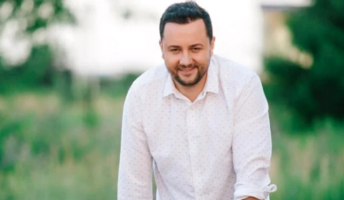 
    Micuțul David le-a răsfățat pe toate colegele lui cu floriFoto: Arhiva personală  