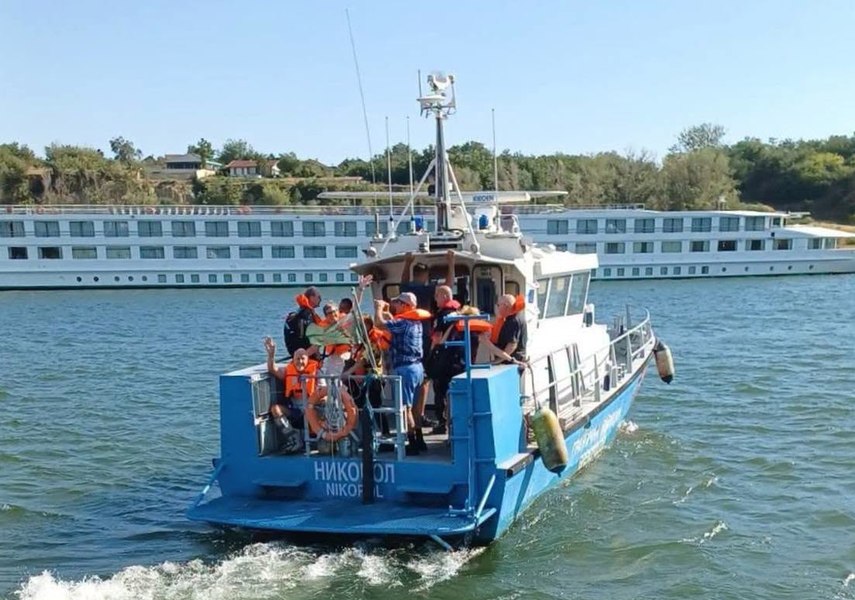 Navă de pasageri cu peste 200 de oameni la bord, eșuată pe Dunăre, în județul Mehedinți. Toți pasagerii au fost evacuați
