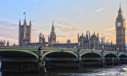 Românii, a doua cea mai numeroasă comunitate non britanică din Anglia  jpeg