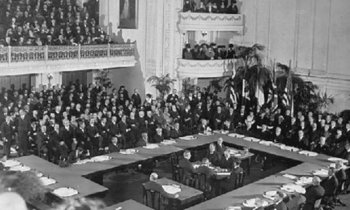 Dezbatere „Historia” la „Adevărul Live”: Cine s a opus României la Conferinţa de Pace de la Paris? jpeg