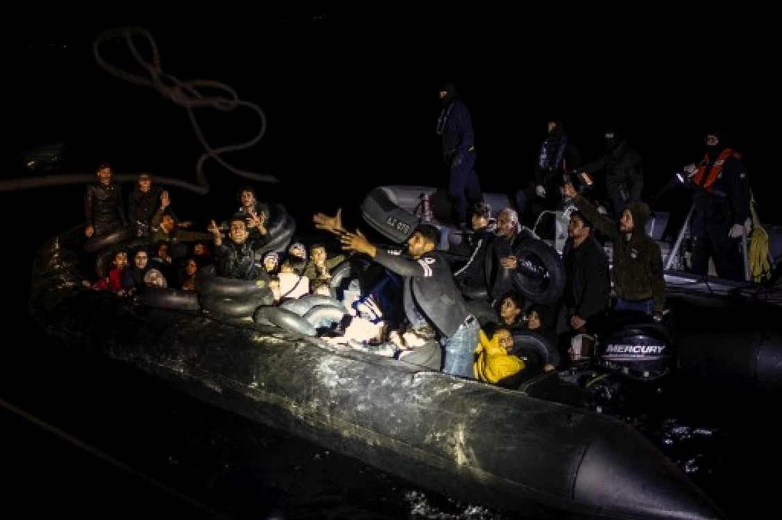 Grecia vrea sa instaleze bariere plutitoare ca sa opreasca migrantii care vor sa ajunga pe insulele sale FOTO AFP