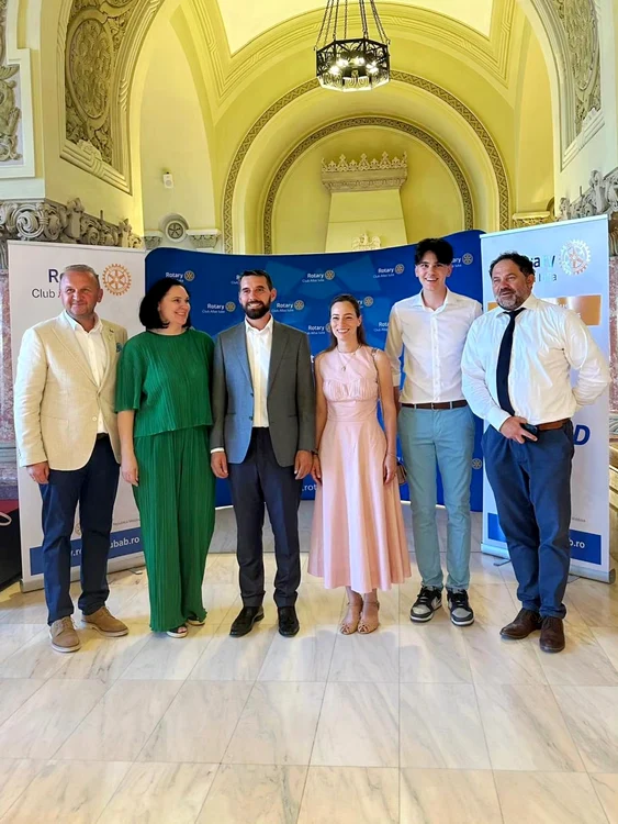 Alina Maria și Nicolae ai României Facebook2 jpg