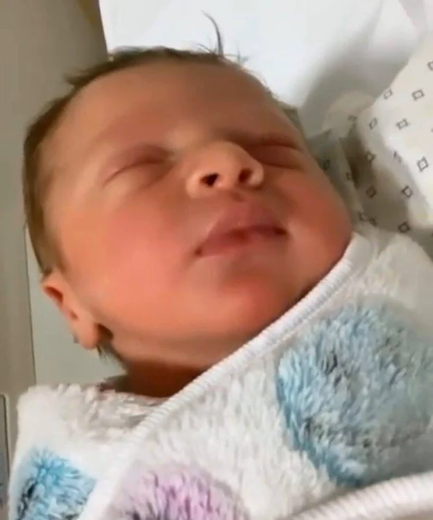 
    A făcut anunțul că va deveni tată la SurvivorFoto Facebook  