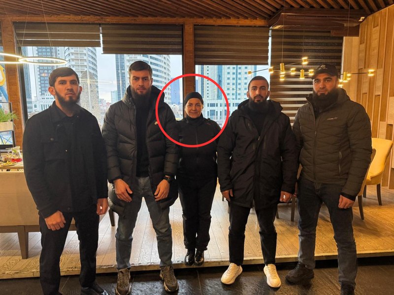 Cine este Dorina Mihai, partenera de afaceri a bodyguardului lui Georgescu. Se afișează cu mercenarii ceceni și i-a urat „La mulți ani” dictatorului Putin