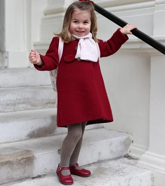 Prinţesa Charlotte a fost supranumită "Drăgălăşenia Sa regală" de către publicaţiile britanice