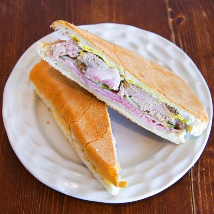 Sendviş cubanez după reţeta lui El Cochinito jpeg