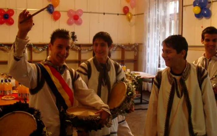 Tradiţiile şi datinile de Crăciun au fost la loc de cinste