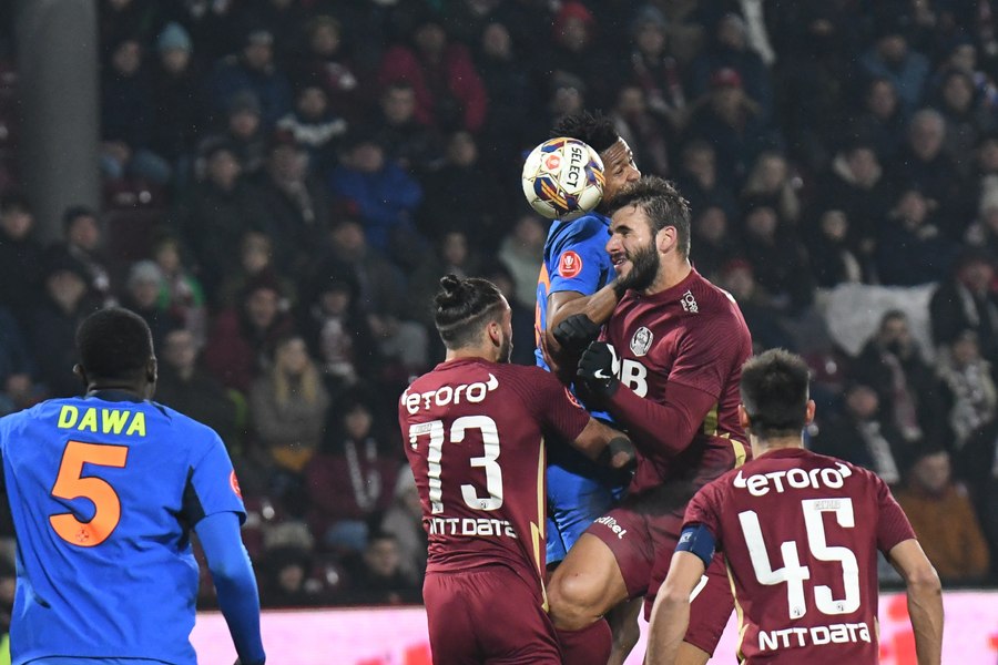 Rezultat controversat la meciul CFR Cluj - FCSB. Oaspeților li s-a anulat un gol