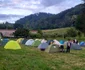 Exploratori de la un club local al Cercetaşilor României pe „Drumul călugărului” - în camping la Mănăstirea Horezu - Vâlcea Foto Adevărul