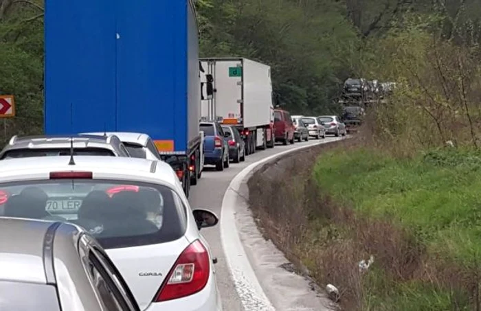 Traficul de pe Valea Oltului pe DN 7 - E 81 în judeţul Vâlcea Foto Adevărul