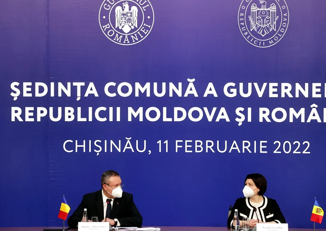 Natalia Gavriliţă şi Nicolae Ciucă FOTO Guvernul României