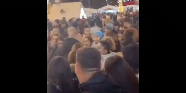 bataie gif gif