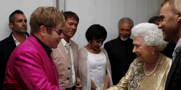 elton john regina elisabeta profimedia 0220855115 jpg