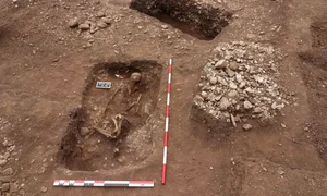 Morminte preistorice, vechi de peste 5.000 de ani, descoperite în tumulii de la Băicoi (© Muzeul Județean de Istorie și Arheologie Prahova)