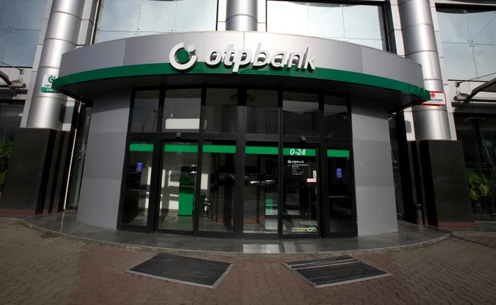 
    OTP Bank a fost dată în judecată pentru clauze abuzive  