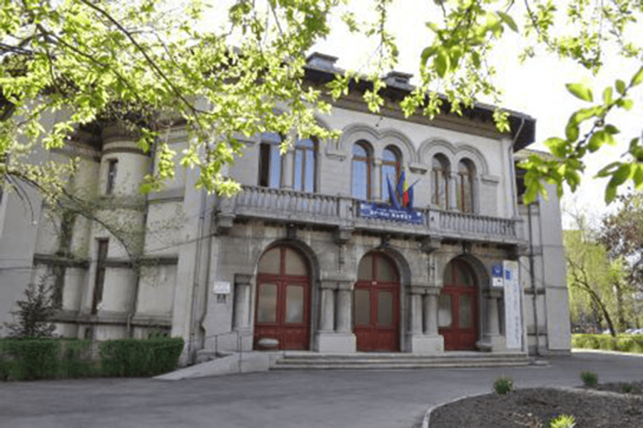Sute de elevi buzoieni, mutați din școlile în care au învățat înainte de vacanță