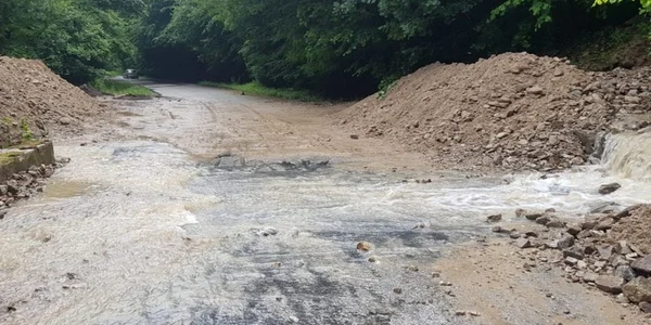 valea jiului drumul rupt de viituri