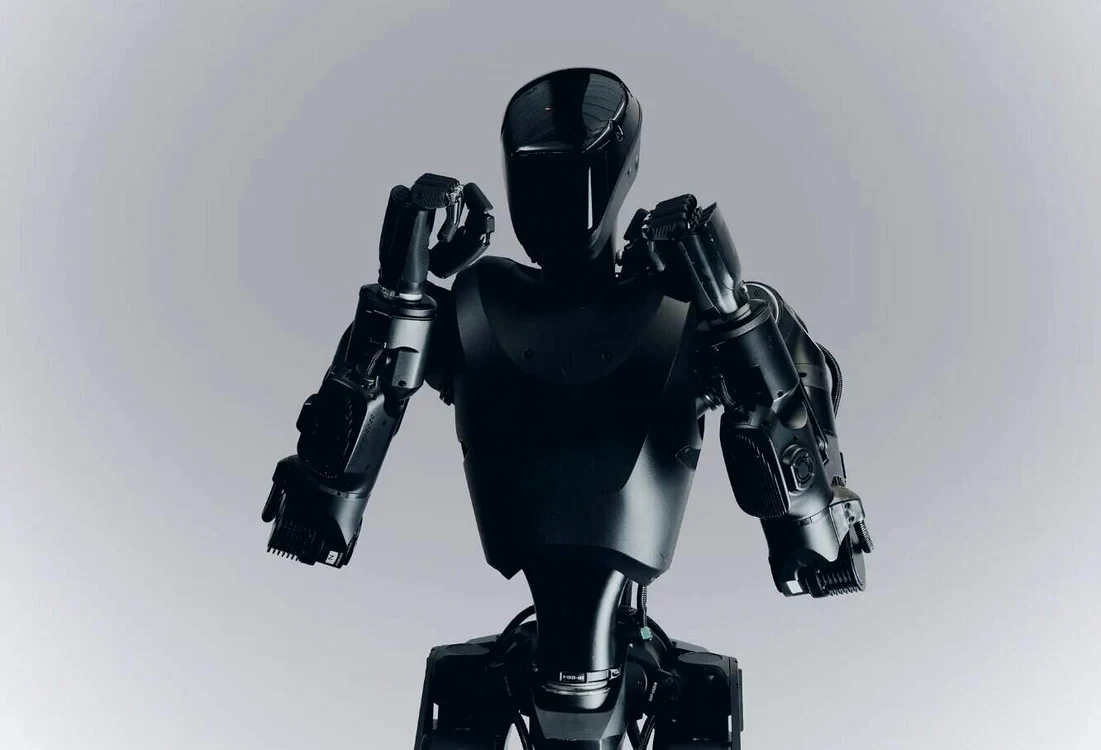 Robotul umanoid Phantom MK-1 FOTO Foundation via Militarny