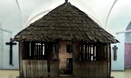 Troiţa din Burluşi, un obiect total jpeg