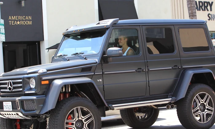 *EXCLUSIVE* Justin Bieber gets pulled over by the cops while driving fancy Benz! jpeg