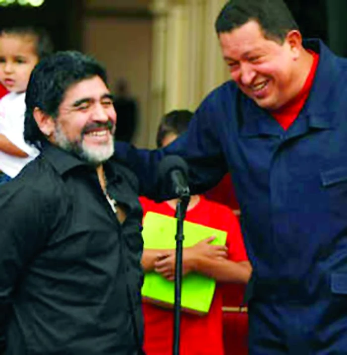 
    Maradona,  primit la reşedinţa  lui Chavez  