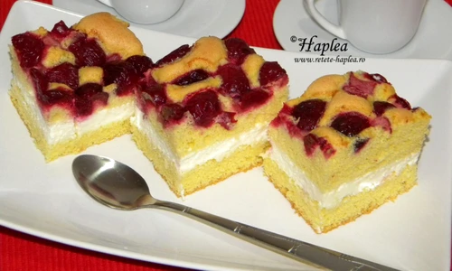 prajitura cu visine rubarba si crema de branza poza 12 jpeg