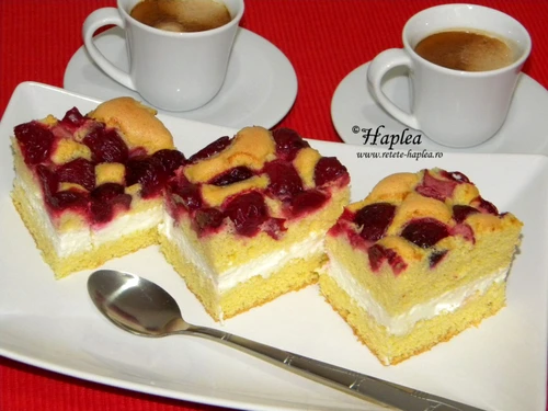 prajitura cu visine rubarba si crema de branza poza 12 jpeg