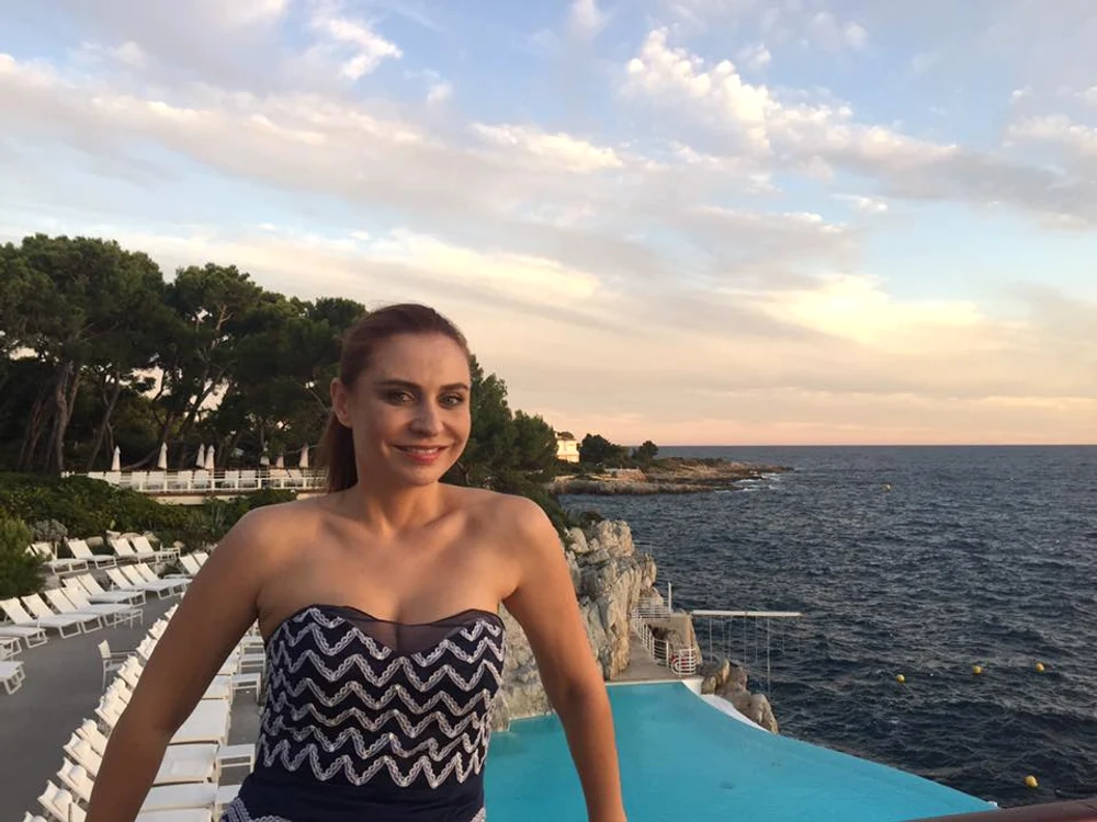 
    Adina Buzatu îi face majoratul fiicei sale, Sarafoto: Facebook  