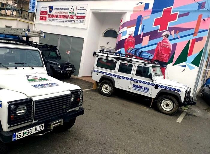 
    Salvamontiştii din Gorj intervin, miercuri seară, pentru salvarea unei persoane care s-a accidentatFoto News.ro  