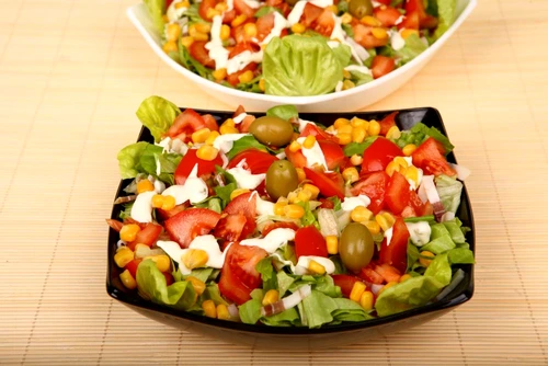 salata cu masline shutterstock 25799749 jpeg