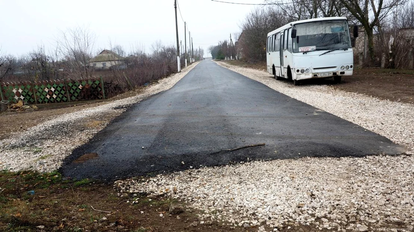 Experţii în imobiliare din Republica Moldova atrag atenţia şi asupra numărului mare de sate părăsite