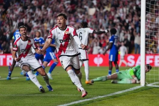 Andrei Rațiu a făcut un pas mare spre finala Conference League. Rayo Vallecano rescrie istoria clubului