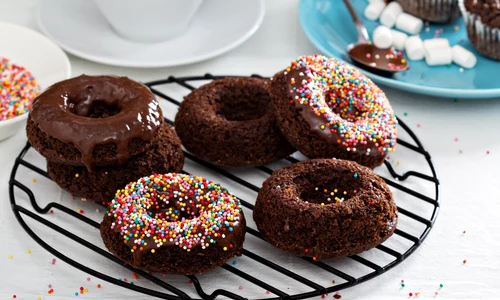 Gogogi cu ciocolata  Sursa foto shutterstock 243273007 jpg