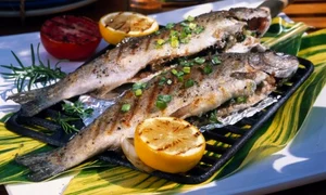 pastrav in folie la gratar 580x400 jpeg