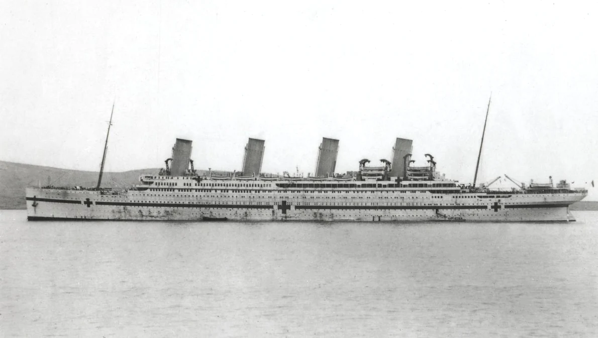 Primele obiecte recuperate de pe epava HMHS Britannic (© Facebook / Υπουργείο Πολιτισμού)